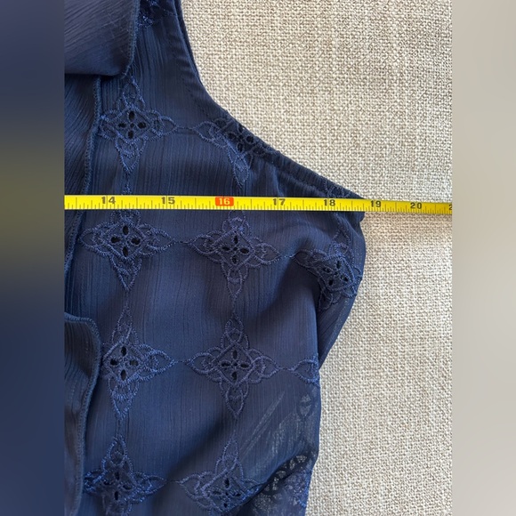 NWOT Heart Soul Navy Blue Sleeveless Button Up Ruffled Tie Top. Size Medium - Picture 8 of 10